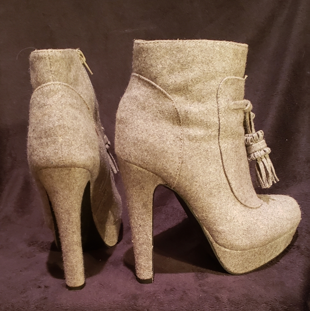 Gray platform booties Sz 8